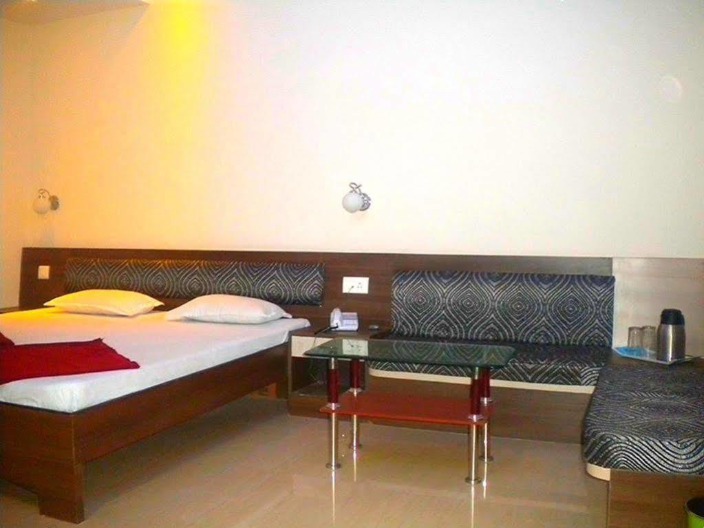 Hotel Sagar Castle Ratlam Екстер'єр фото